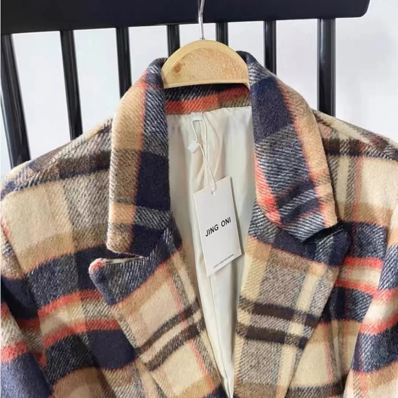 Plaid Woolen Blazers - Picture 7 of 7